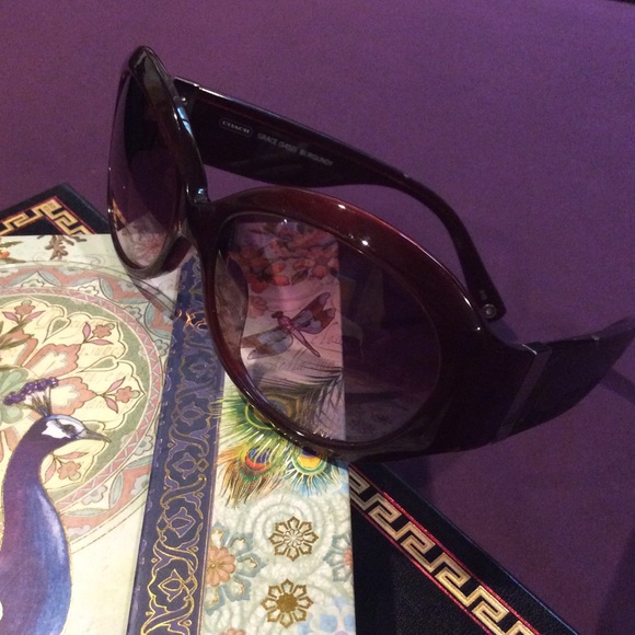 💥SALE! Coach gradient lens burgundy sunglasses - Picture 3 of 8